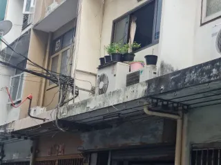 For rent 3 bedrooms townhouse in Yan Nawa, Bangkok