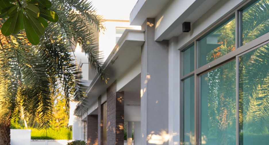 For sale 5 bedrooms house in Lat Krabang, Bangkok