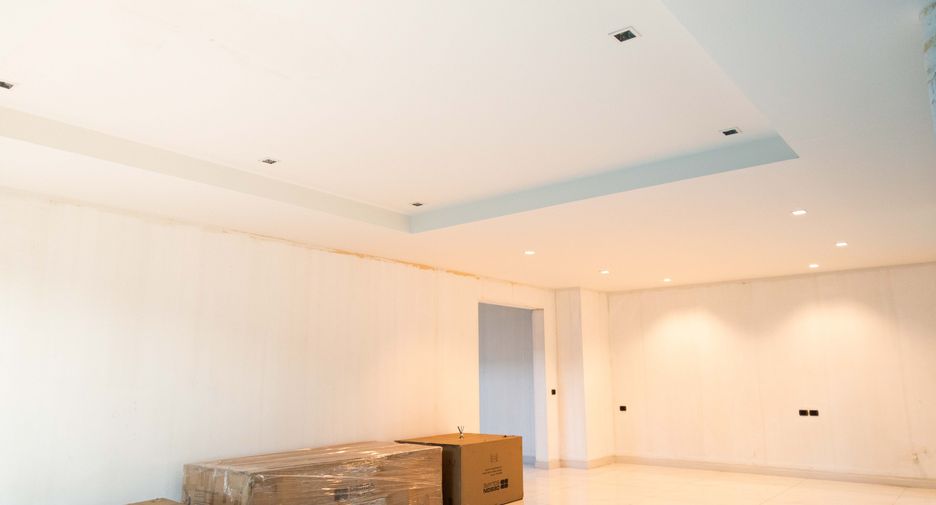 For sale 5 bedrooms house in Lat Krabang, Bangkok