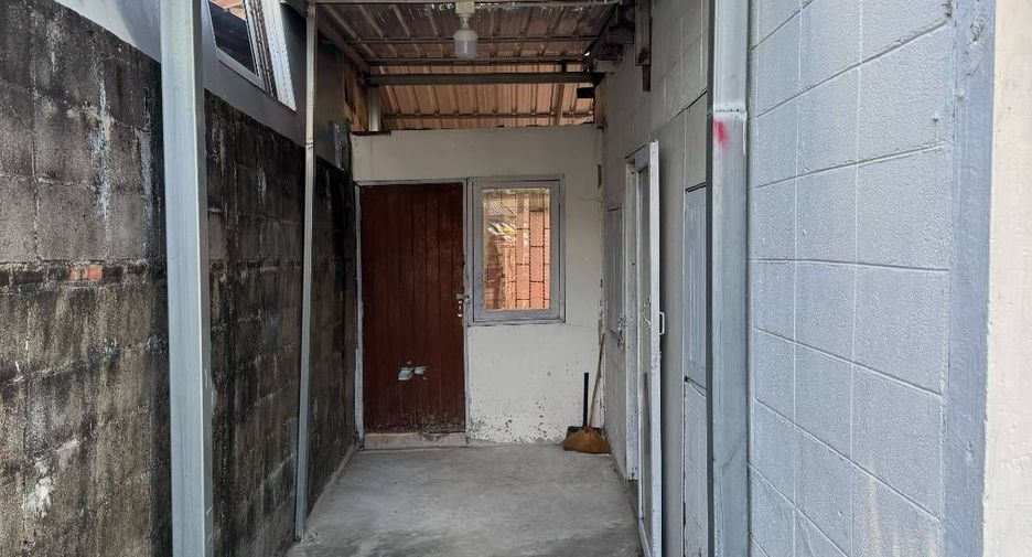 For rent 4 bedrooms house in Min Buri, Bangkok