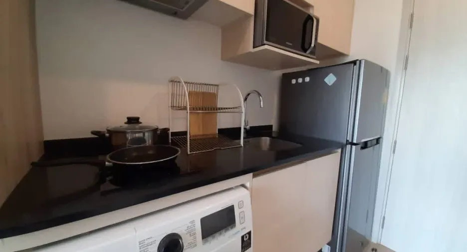 Wohnung zur Miete mit 1 Zimmer in Huai Khwang, Bangkok