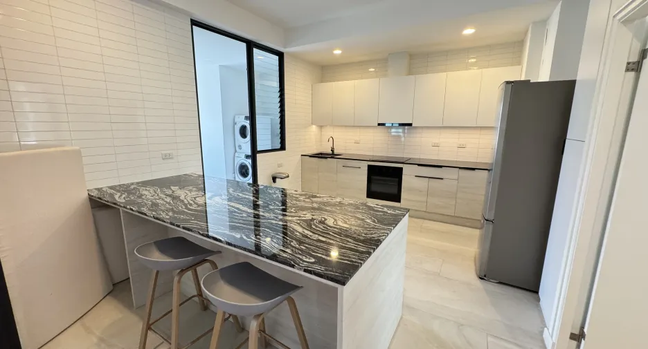 Apartment zur Miete mit 3 Zimmer in Watthana, Bangkok
