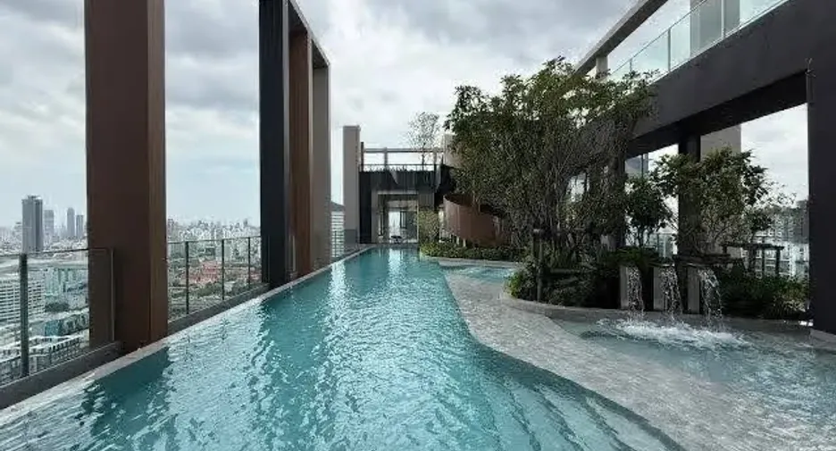 Condo en alquiler de 1 habitaciones en Huai Khwang, Bangkok