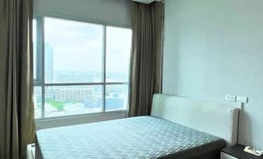 À louer 2 chambres condo à Huai Khwang, Bangkok