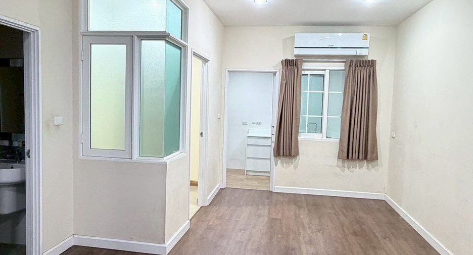 For rent 4 ベッドルーム house in Phra Pradaeng, Samut Prakan