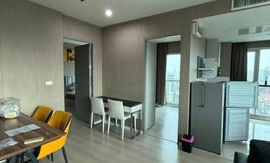 À louer 2 chambres condo à Huai Khwang, Bangkok