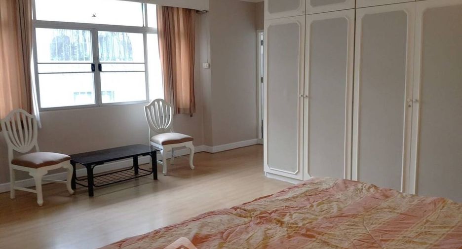 Condo en alquiler de 4 habitaciones en Khlong Toei, Bangkok