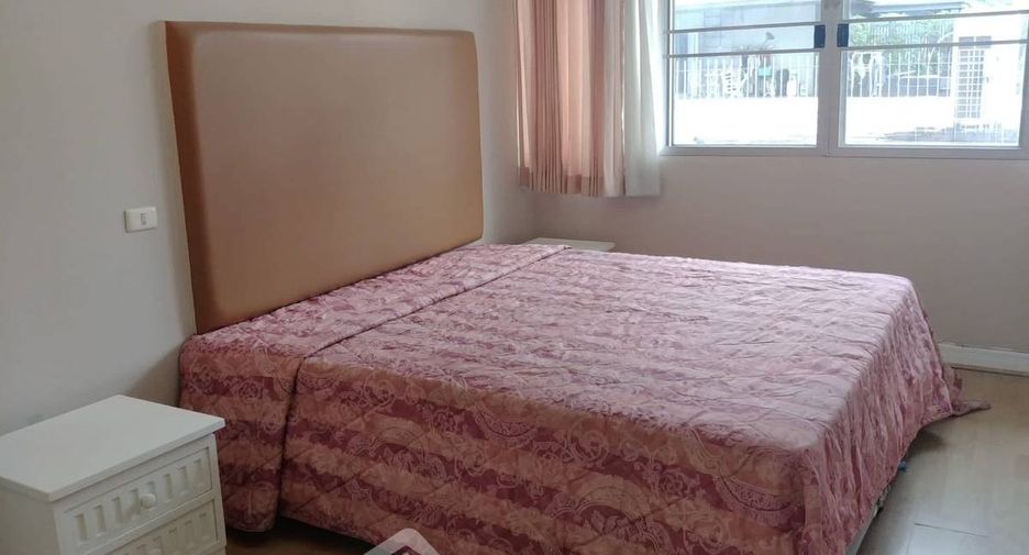 Condo en alquiler de 4 habitaciones en Khlong Toei, Bangkok