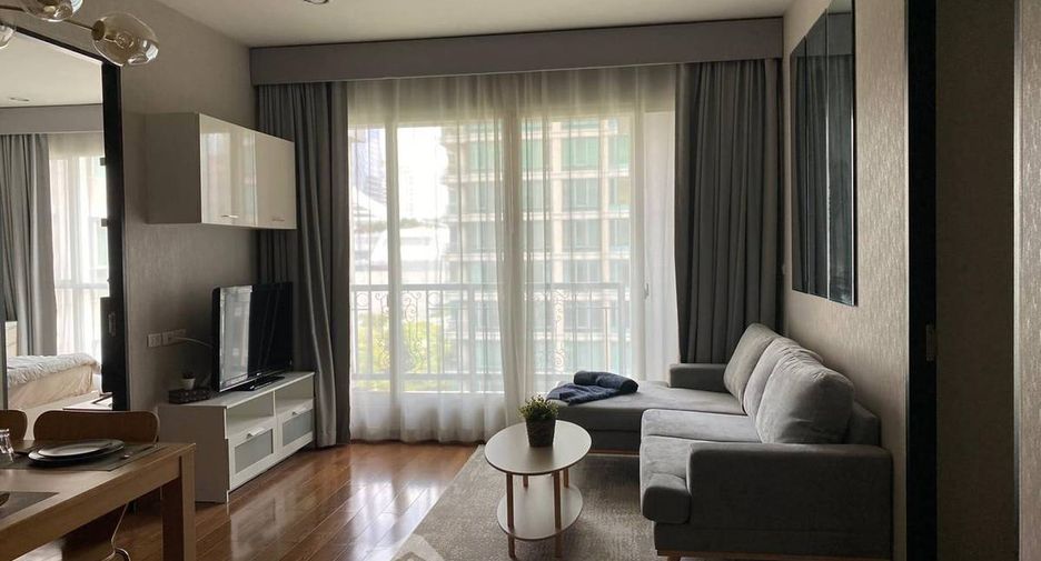 For rent 2 bedrooms condo in Pathum Wan, Bangkok