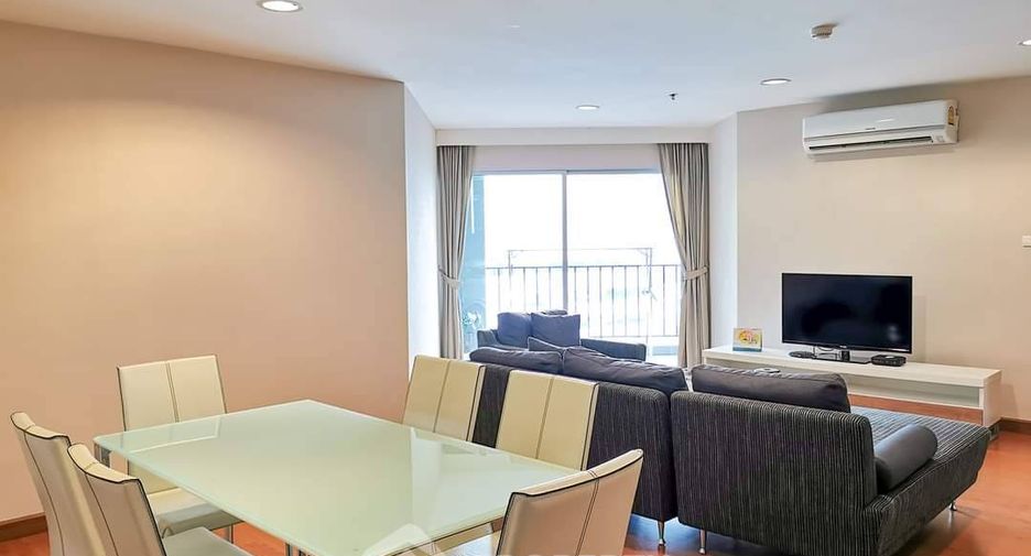Wohnung zur Miete mit 3 Zimmer in Huai Khwang, Bangkok