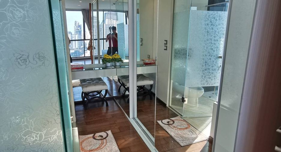Condo en alquiler de 2 habitaciones en Khlong Toei, Bangkok