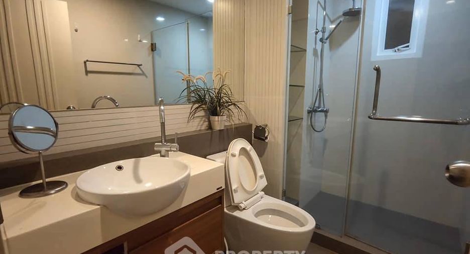 For rent 1 bed condo in Phra Khanong, Bangkok