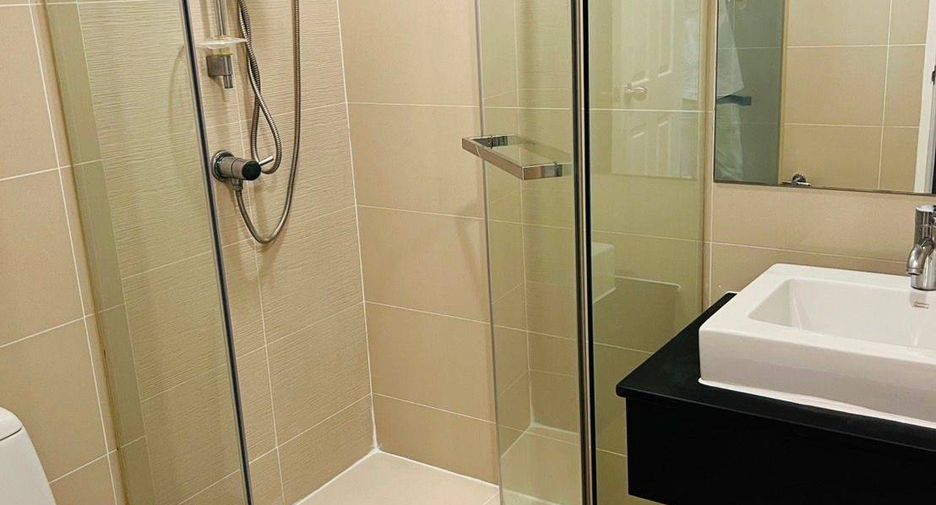 For rent 2 bedrooms condo in Huai Khwang, Bangkok