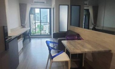 Condo en alquiler de 1 habitaciones en Bang Rak, Bangkok