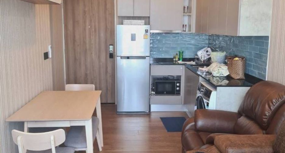 For rent 2 bedrooms condo in Wang Thonglang, Bangkok