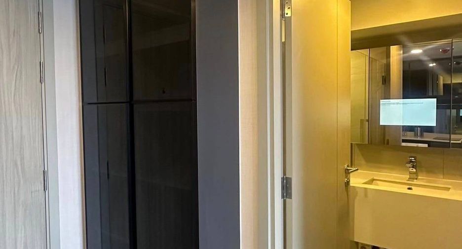 For rent 1 bed condo in Bang Rak, Bangkok
