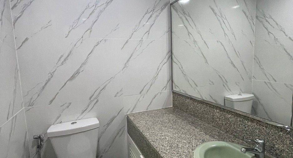 For rent 2 bedrooms condo in Bang Na, Bangkok