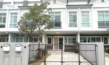 Casa adosada en alquiler de 2 habitaciones en Prawet, Bangkok