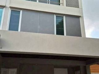 出租 3 卧室 联排别墅 在 Suan Luang, 曼谷