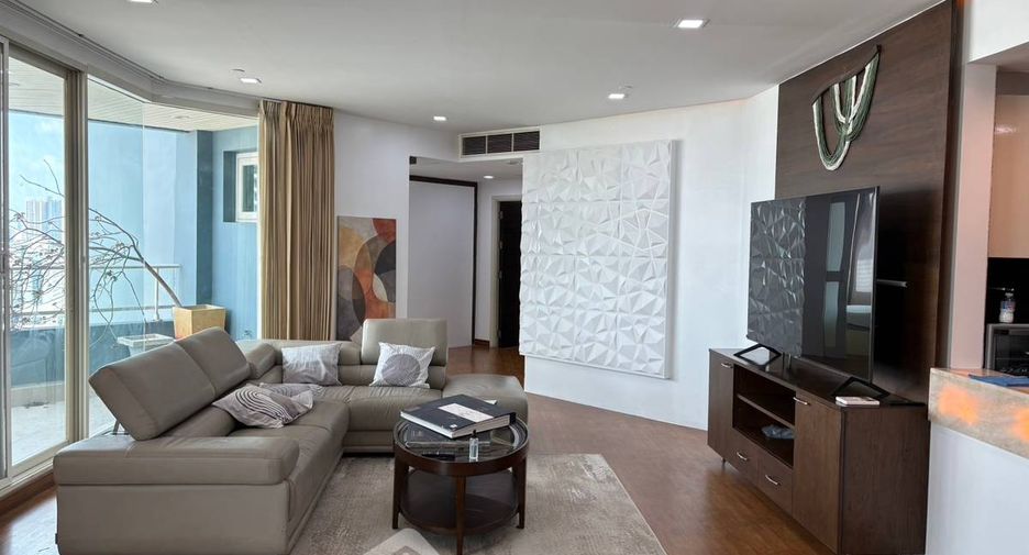 For rent 3 bedrooms condo in Bang Kho Laem, Bangkok
