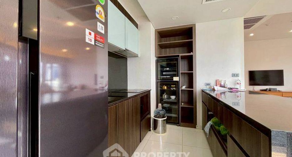 Condo en alquiler de 3 habitaciones en Watthana, Bangkok