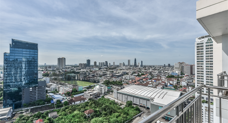 Condo en venta de 2 habitaciones en Yan Nawa, Bangkok