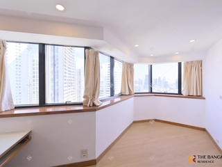 For sale 3 ベッドルーム condo in Khlong Toei, Bangkok