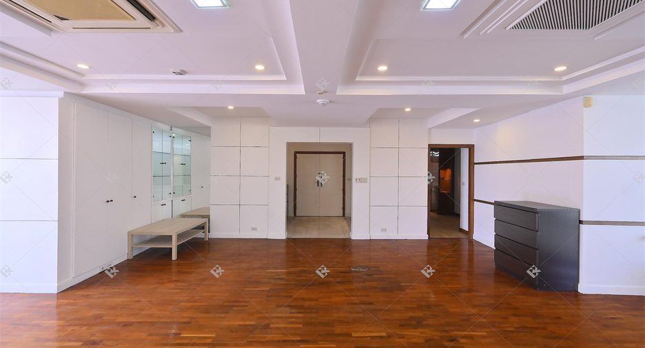 Condo en venta de 3 habitaciones en Khlong Toei, Bangkok