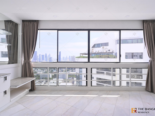 For sale 3 ベッドルーム condo in Khlong Toei, Bangkok