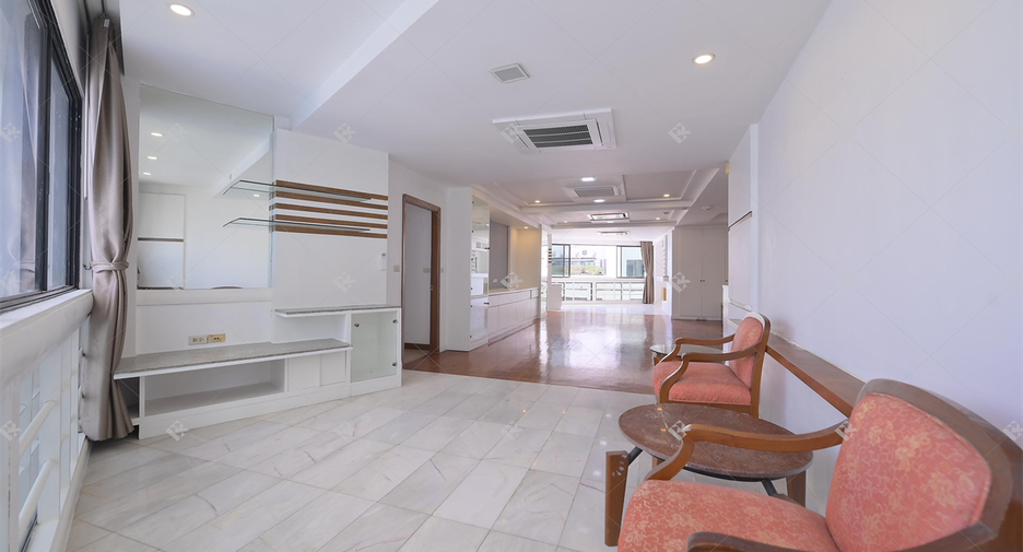 Condo en venta de 3 habitaciones en Khlong Toei, Bangkok