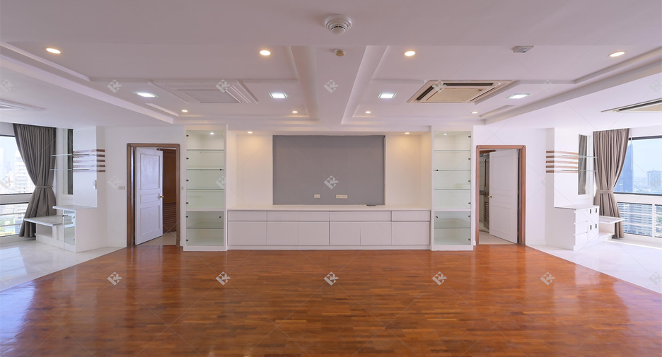 Condo en venta de 3 habitaciones en Khlong Toei, Bangkok