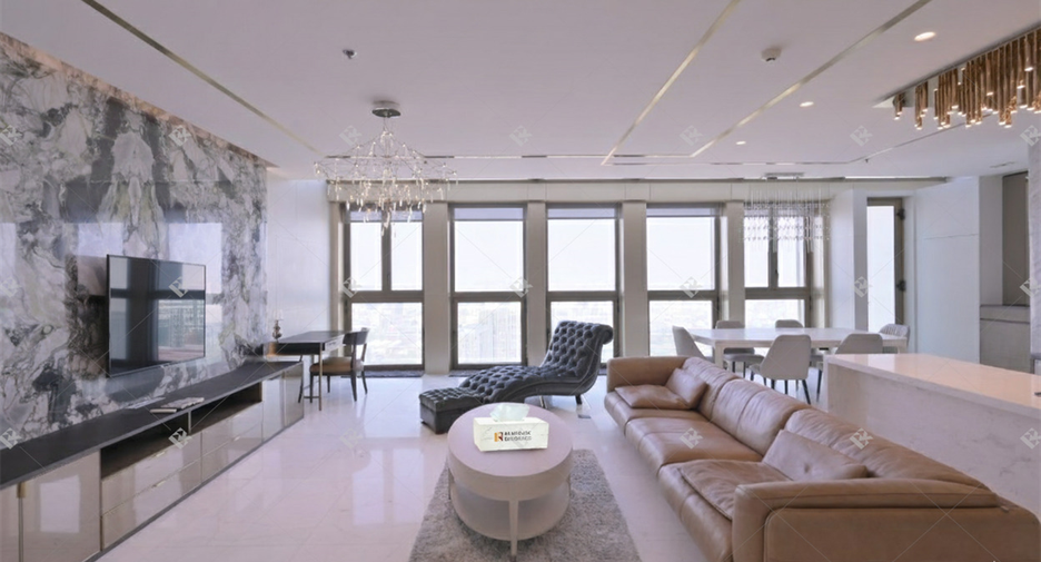 For sale 2 bedrooms condo in Pathum Wan, Bangkok