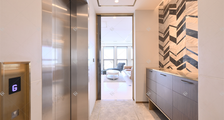 For sale 2 bedrooms condo in Pathum Wan, Bangkok