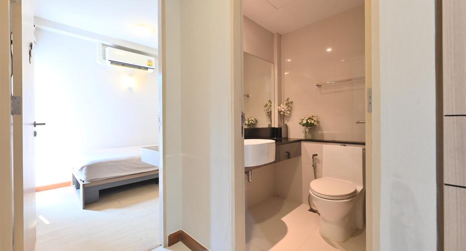 For sale 2 bedrooms condo in Watthana, Bangkok