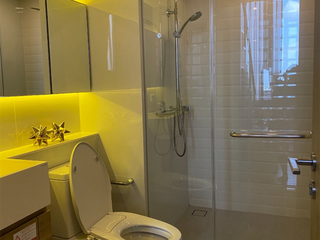Продажа 1 кровать кондо в Пхра Кханонг, Бангкок
