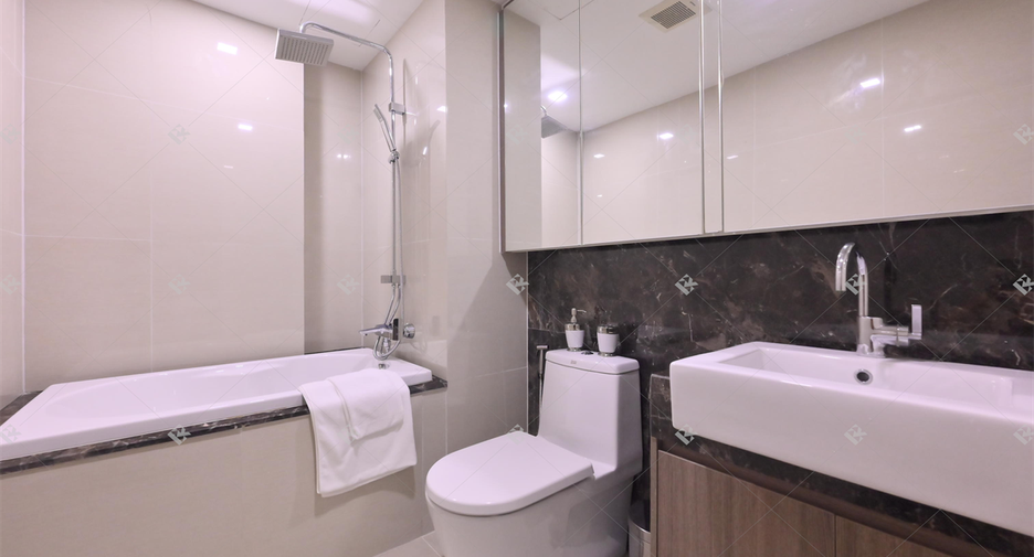 À vendre 2 chambres condo à Watthana, Bangkok
