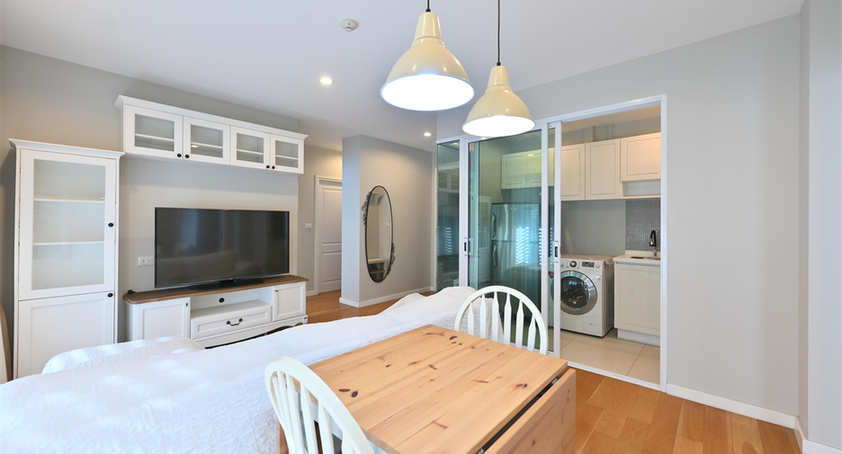 For sale 2 bedrooms condo in Khlong Toei, Bangkok