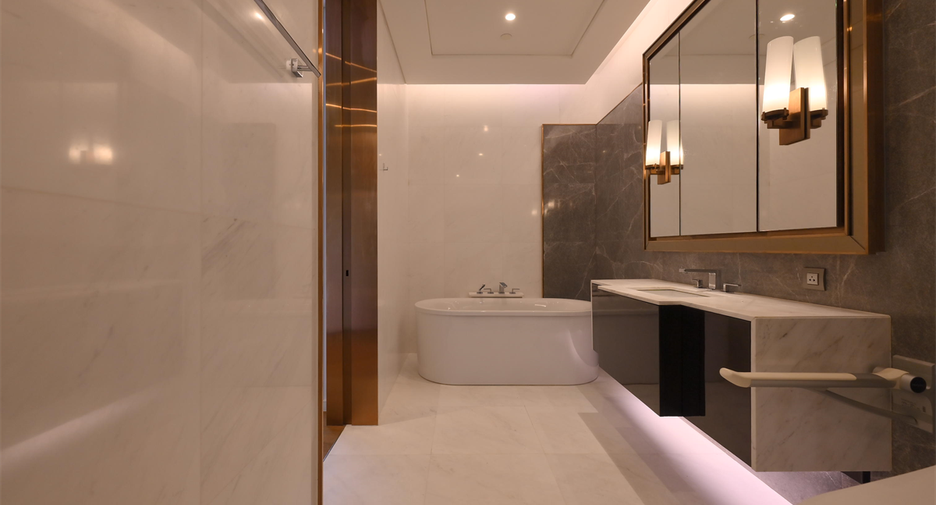 For sale 1 bed condo in Pathum Wan, Bangkok