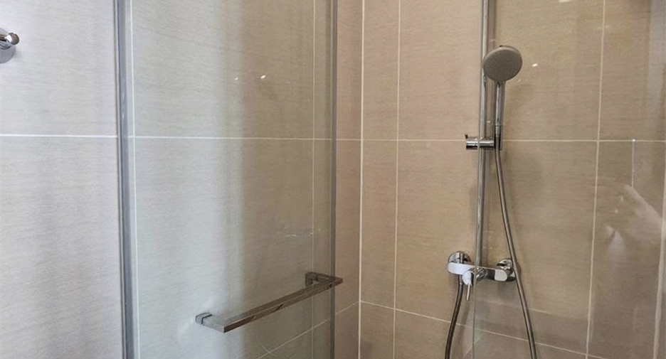 For sale 1 bed condo in Khlong Toei, Bangkok