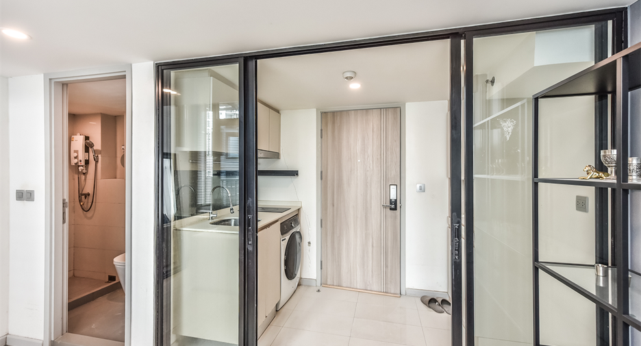 À vendre 1 chambre condo à Sathon, Bangkok
