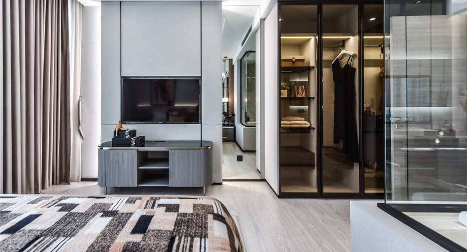 For sale 2 bedrooms condo in Khlong Toei, Bangkok