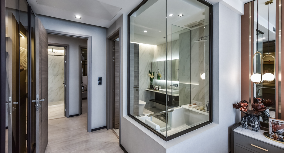 For sale 2 bedrooms condo in Khlong Toei, Bangkok
