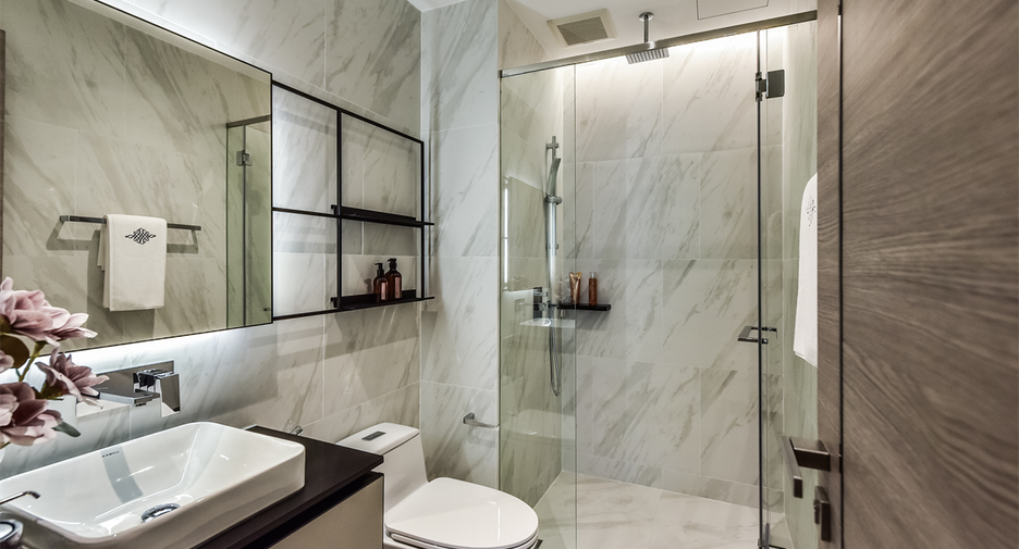 For sale 2 bedrooms condo in Khlong Toei, Bangkok