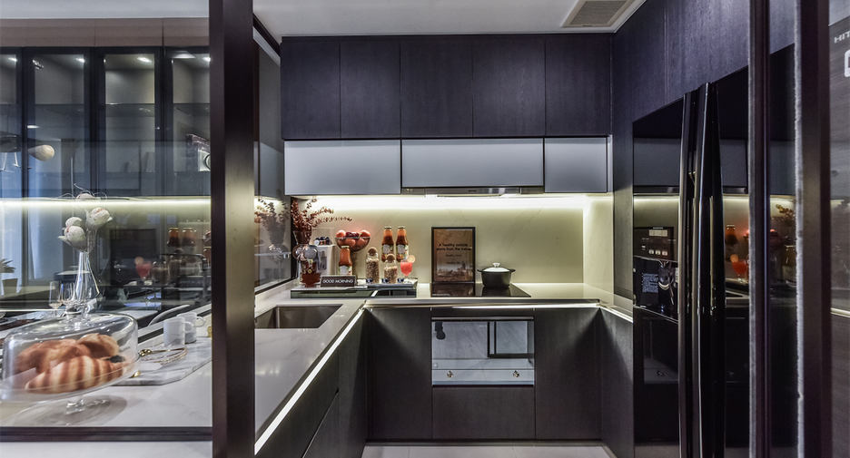 For sale 2 bedrooms condo in Khlong Toei, Bangkok