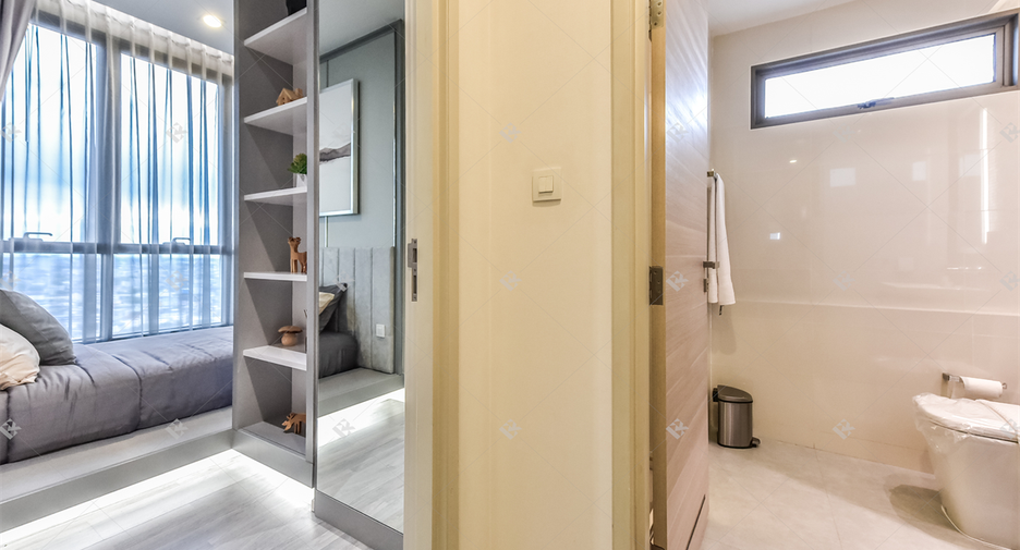 For sale 2 bedrooms condo in Sathon, Bangkok
