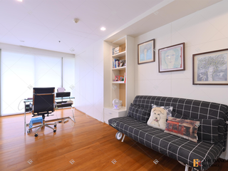For sale 3 ベッドルーム condo in Khlong Toei, Bangkok