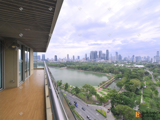 For sale 3 ベッドルーム condo in Khlong Toei, Bangkok