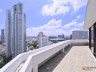 For sale 3 ベッドルーム condo in Khlong Toei, Bangkok
