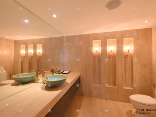 For sale 3 ベッドルーム condo in Khlong Toei, Bangkok
