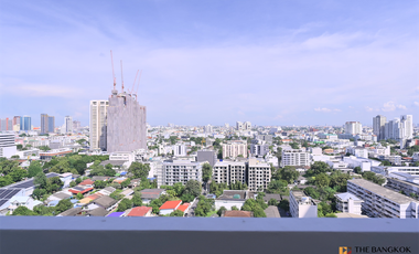 For sale 4 bedrooms condo in Watthana, Bangkok